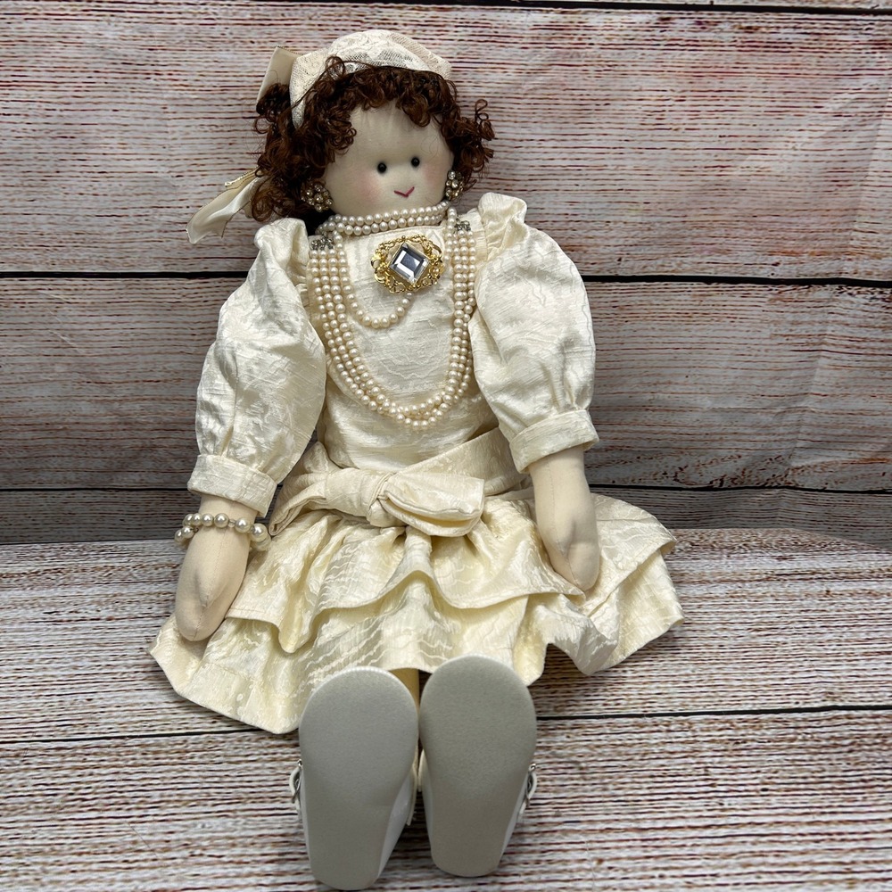 Small Wonders Erica 22 Inch Cloth Doll‎ Cream Jacquard Dress Faux Pearls Vintage